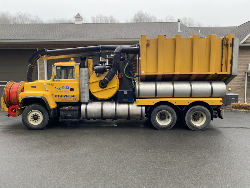 Vactor 2116 on 1991 Ford L8000.